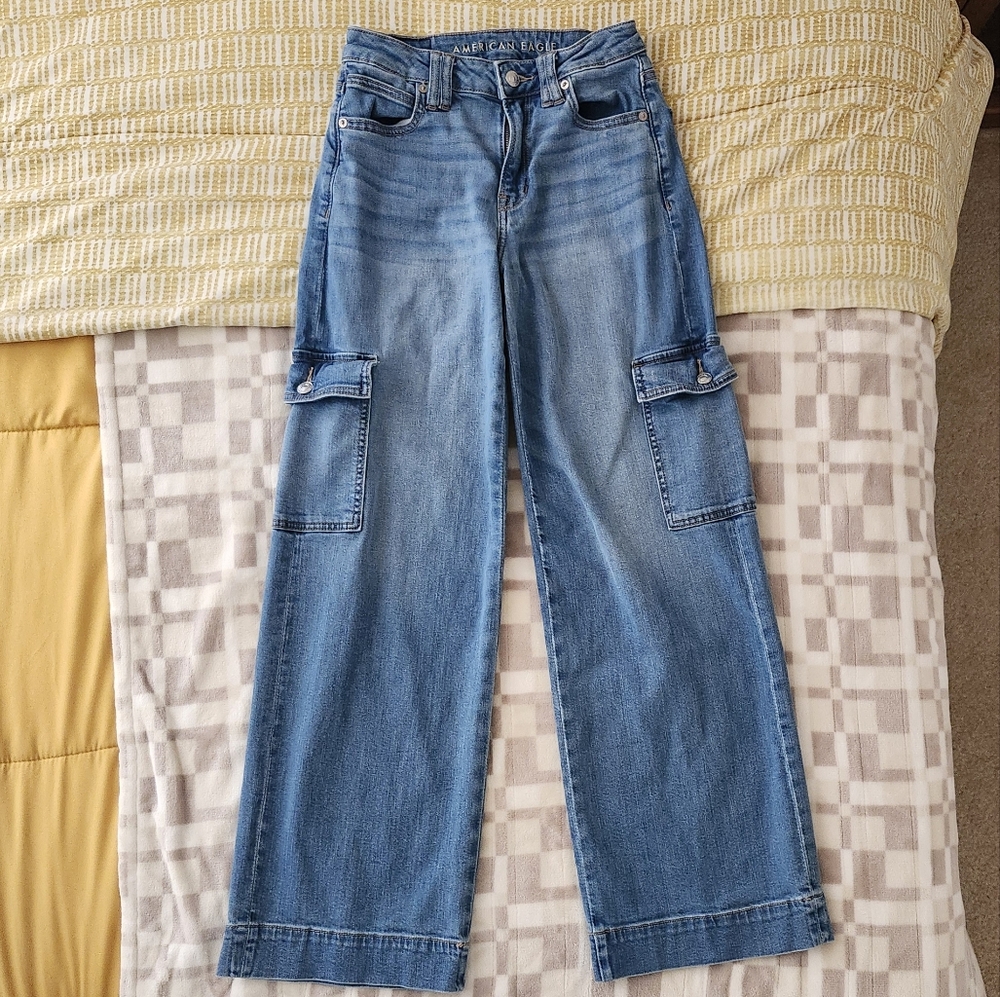AE Dreamy Drape Stretch Super High-Waisted Cargo Baggy Wide-Leg Jean